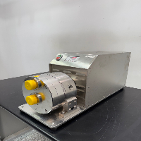 Quattro Flow Stainless Steel Quanternary Diaphragm Pump image 1